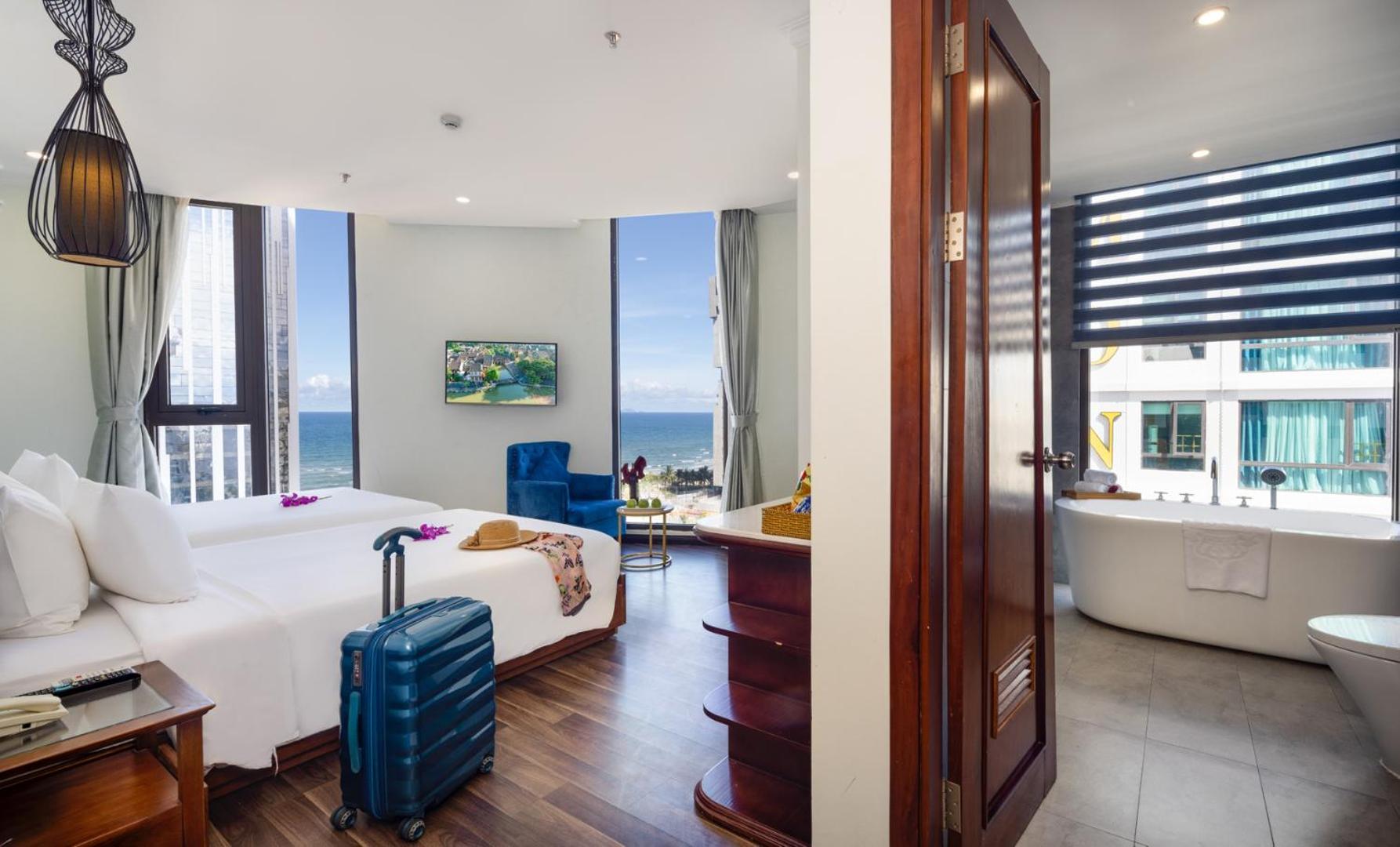 Minh Chau Premium Hotel Danang Exterior photo